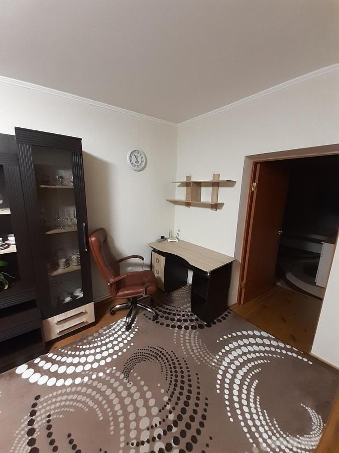 Двокімнатна Apartment Shepetivka Ngoại thất bức ảnh