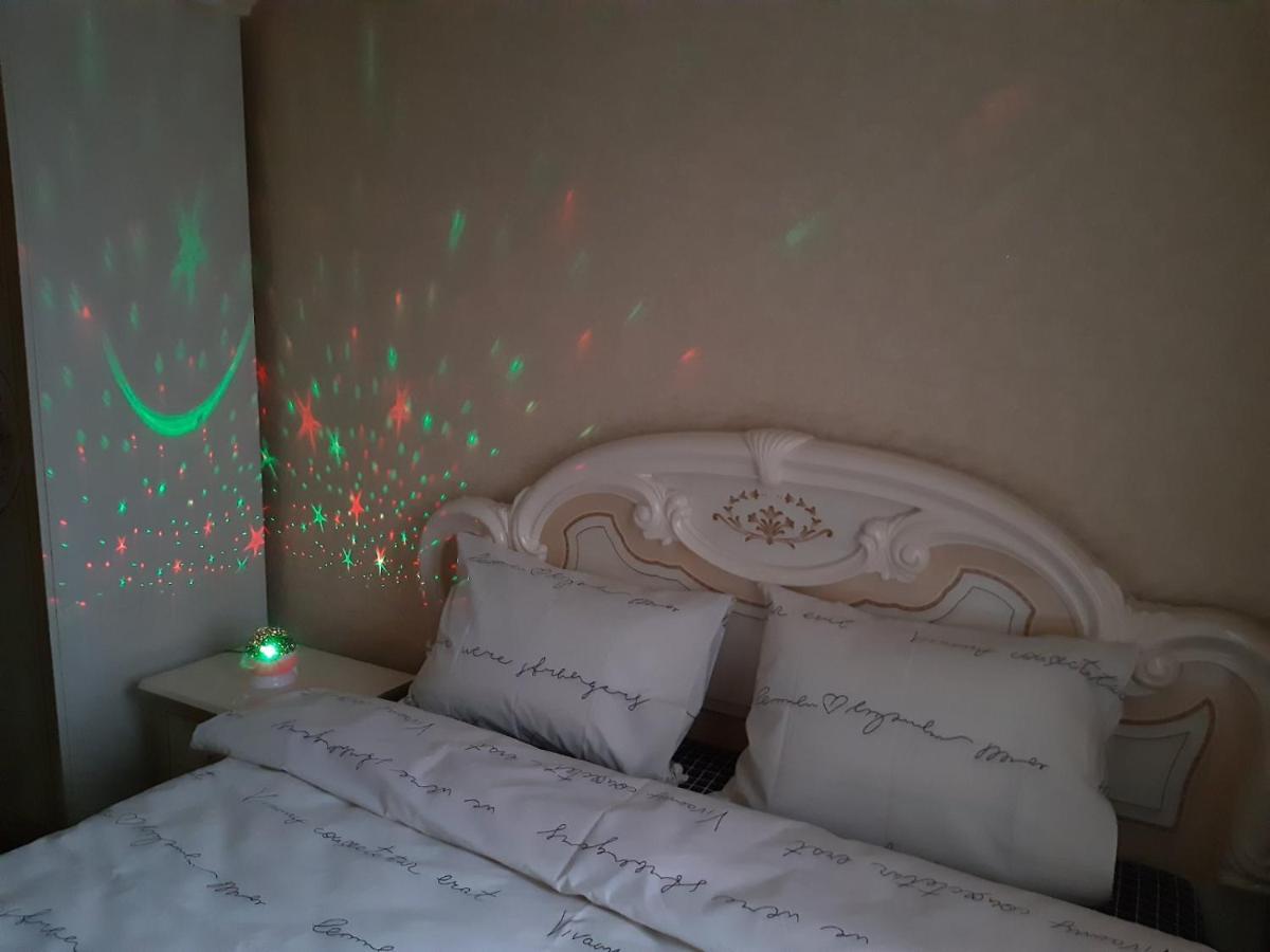 Двокімнатна Apartment Shepetivka Ngoại thất bức ảnh